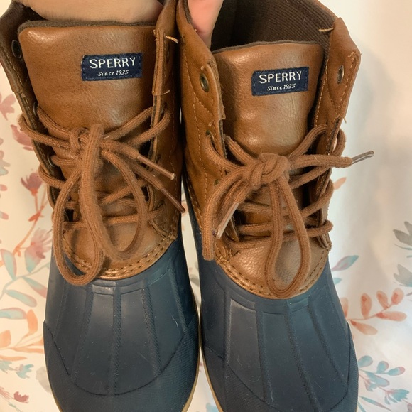 Gently used Sperry duck boots 🦆 - Picture 5 of 5